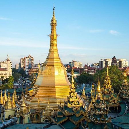 Sanctuary Hotel Yangon Bagian luar foto